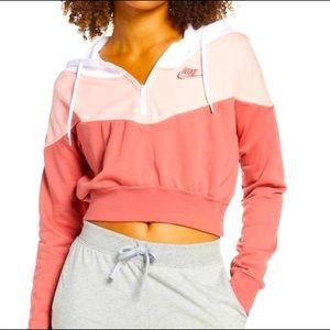 Nike Women’s Sportswear Heritage Half Zip Pullover